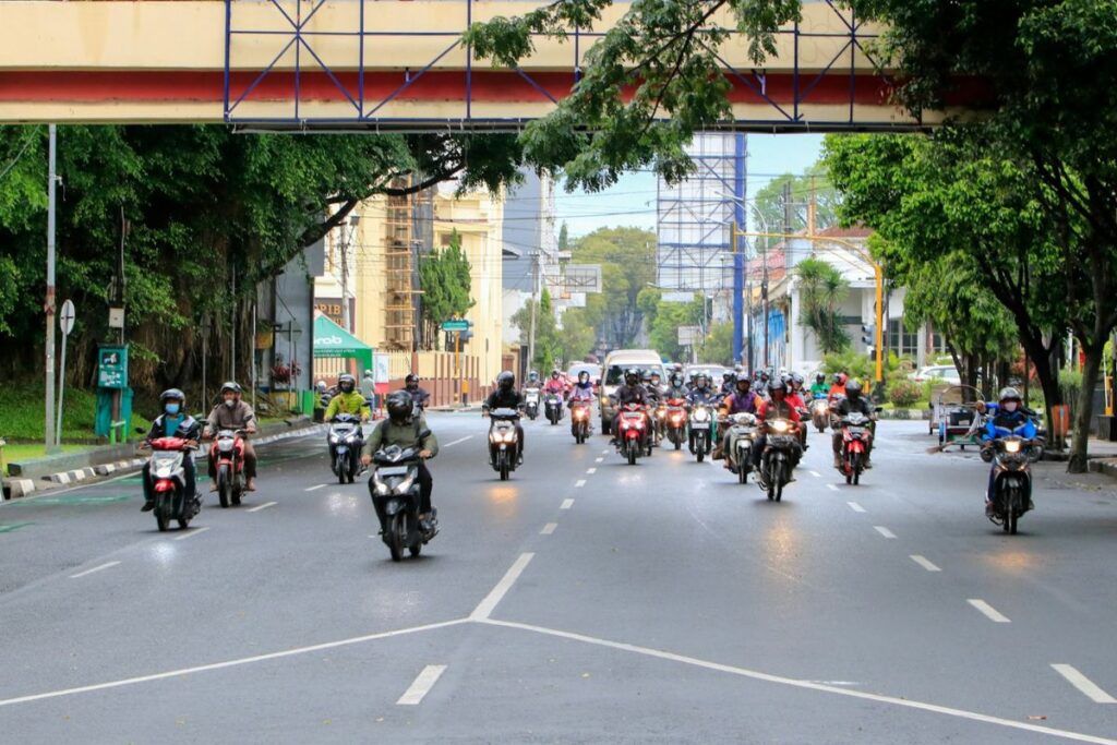 4 Keistimewaan Jadi Driver Ojol yang Saya Yakin Nggak Dirasakan Pekerja Lain Mojok.co