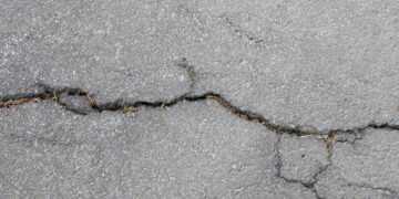 Pengendara dengan Refleks Terbaik Itu Ada di Malang, sebab Selalu Dilatih dengan Menghindari Jalanan Berlubang!