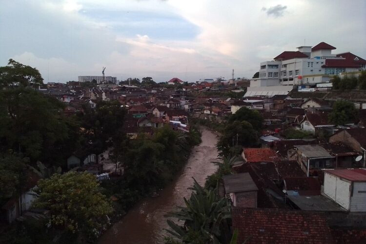 Perkampungan Pinggir Kali Code Jogja Nggak Sekumuh yang Dibayangkan Orang-orang meski Nggak Rapi