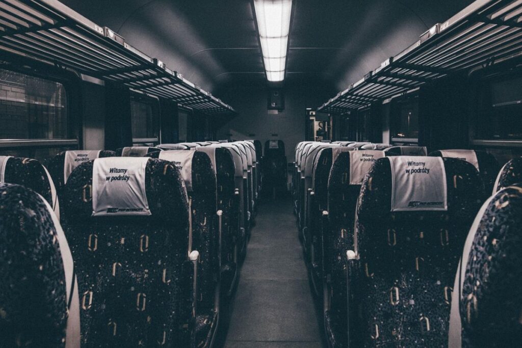 3 Keunggulan Kereta Api Eksekutif yang Tidak Akan Dipahami Kaum Mendang-Mending yang Naik Kereta Ekonomi