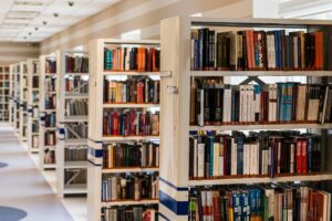 3 Kelakuan Lulusan Ilmu Perpustakaan yang Membuat Saya Malu