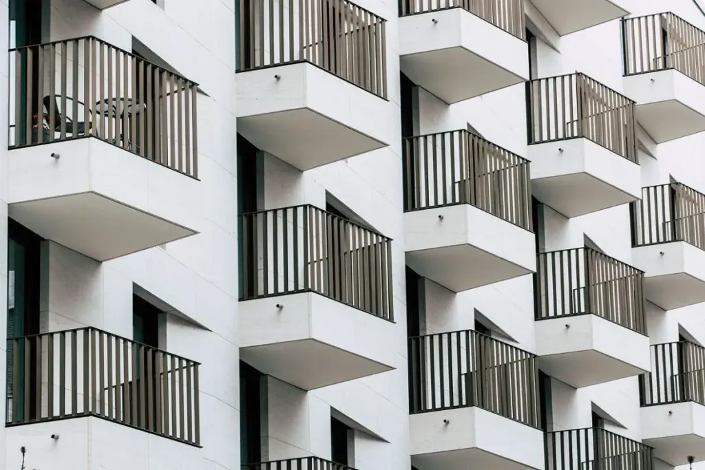 Tinggal di Apartemen Nggak Seindah Imajinasi Saya, 4 Tahun Sewa Apartemen Jaktim Bikin Saya Stres dan Akhirnya Pindah!