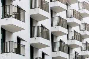 Tinggal di Apartemen Nggak Seindah Imajinasi Saya, 4 Tahun Sewa Apartemen Jaktim Bikin Saya Stres dan Akhirnya Pindah!