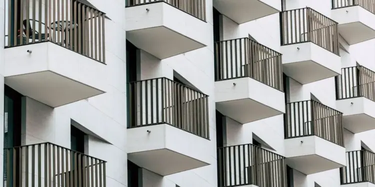 Tinggal di Apartemen Nggak Seindah Imajinasi Saya, 4 Tahun Sewa Apartemen Jaktim Bikin Saya Stres dan Akhirnya Pindah!