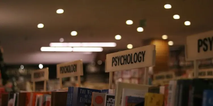 8 Alasan Jurusan Psikologi Pantas Disebut sebagai Jurusan Paling Green Flag Mojok.co