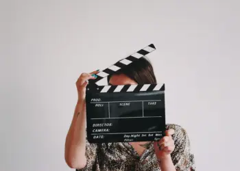 Dear Aktor Ibu Kota, Tidak Semua Dialog Bahasa Jawa Harus Berakhiran O seperti “Kulo Meminto” Mojok.co