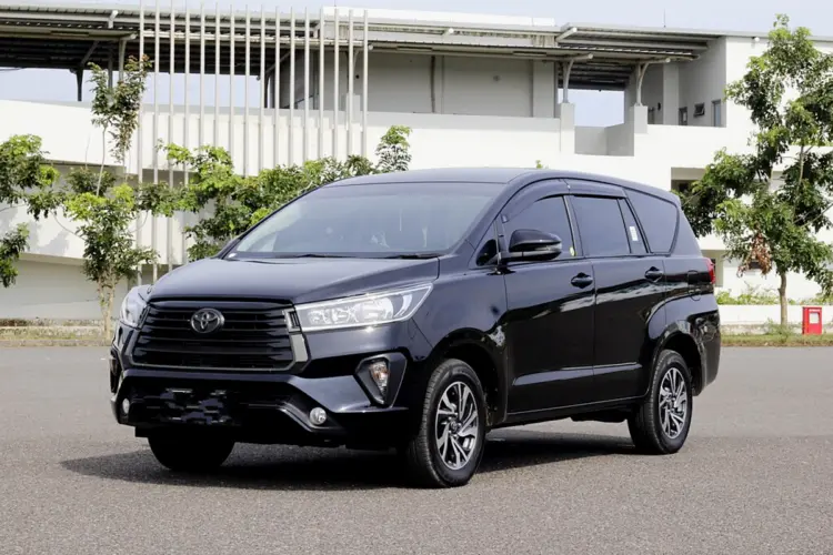 Innova Reborn, Mobil Zalim yang Mengalahkan Kesalehan Zenix (Wikimedia Commons)