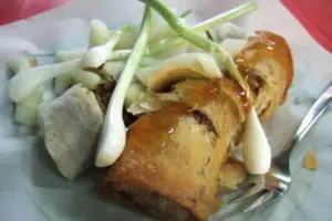 Lumpia Semarang: Cerita Cinta Lelaki Tionghoa dan Perempuan Jawa yang Dibungkus Kulit Tipis