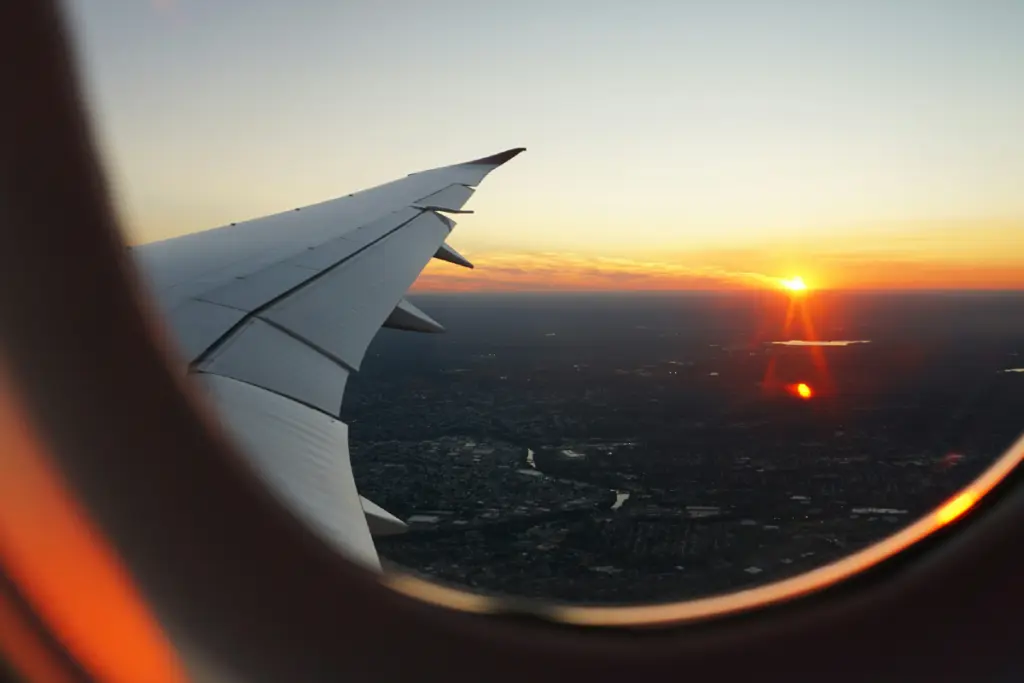 Tiket Pesawat Sudah Terlalu Mahal, Ini Hitungan yang Lebih Logis (Unsplash)