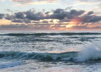 Pantai Watu Bale, Tempat Wisata Kebumen yang Cukup Sekali Saja Dikunjungi Mojok.co