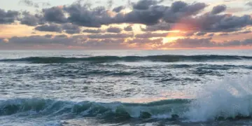 Pantai Watu Bale, Tempat Wisata Kebumen yang Cukup Sekali Saja Dikunjungi Mojok.co
