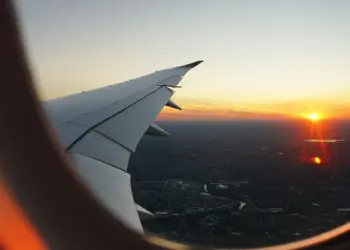 Batik Air Maskapai Red Flag: Delay Berjam-jam, Kompensasi Tak Layak, dan Informasinya Kacau Mojok.co