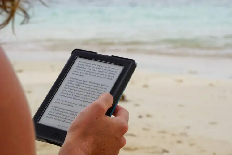 4 Alasan Saya Meninggalkan iPusnas dan Beralih Membeli Buku Fisik Mojok.co