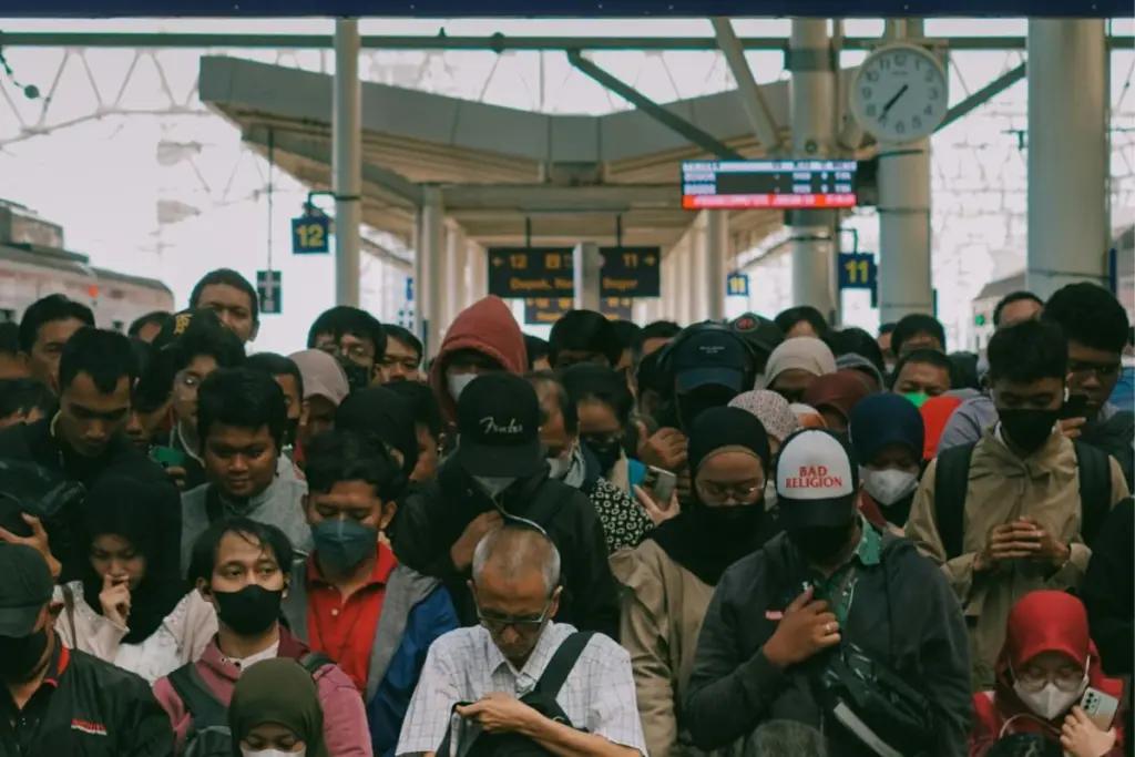 Resign karena Nggak Kuat Menghadapi Stasiun Manggarai Adalah Alasan yang Masuk Akal, Bukan Lemah Mojok.co