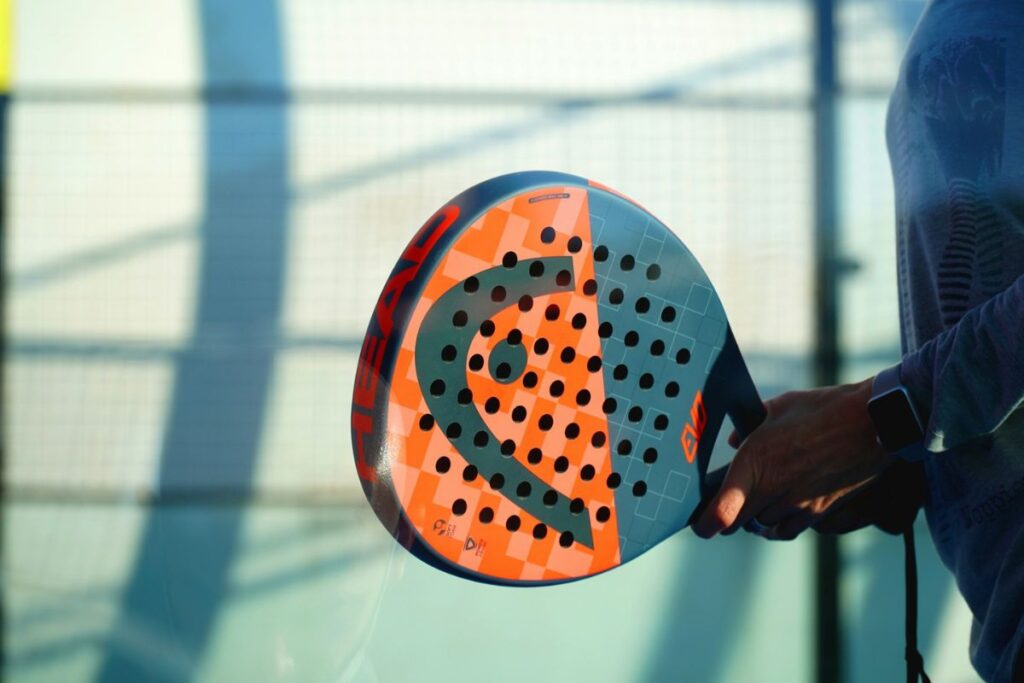 Alasan Saya Ogah Main Padel dan Tetap Bertahan Main Badminton Mojok.co