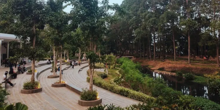 Tebet Eco Park, Spot Hits Jakarta Selatan yang Sering Bikin Bingung Pengunjung Mojok.co