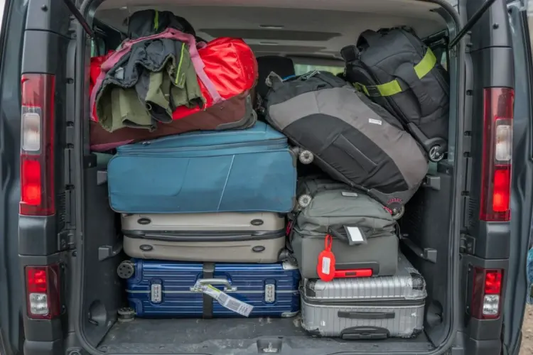 Sandwich Generation Merantau demi Perbaiki Nasib, Eh Duit Malah Ludes Tiap Mudik Mojok.co