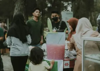 Cuan Jualan Takjil Memang Menggiurkan, tapi Cobaannya Nggak Kalah Besar Mojok.co