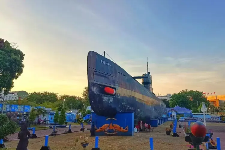 Monumen Kapal Selam di Surabaya Sebenarnya Kaya Informasi, tapi Ogah kalau Harus ke Sana Lagi Mojok.co