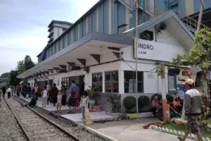 Stasiun Indro yang Menyedihkan Membuat Kota Industri Gresik Jadi Terlihat Payah