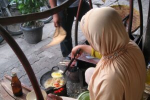 Dosa Penjual Tongseng Kambing yang Merusak Rasa dan Mengecewakan Pembeli
