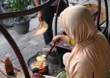Dosa Penjual Tongseng Kambing yang Merusak Rasa dan Mengecewakan Pembeli Mojok.co