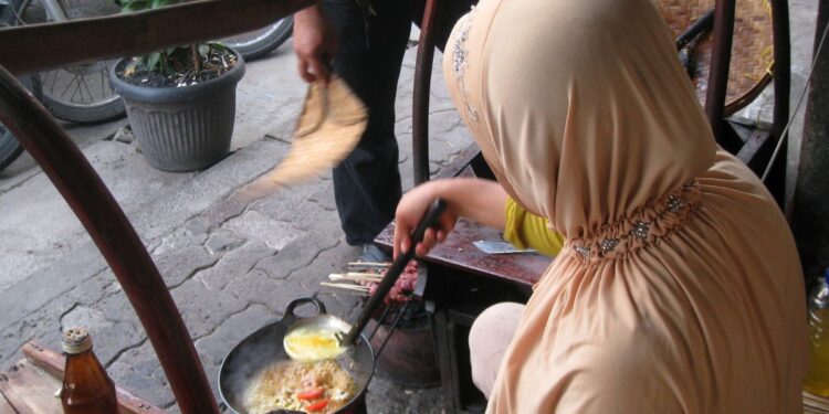 Dosa Penjual Tongseng Kambing yang Merusak Rasa dan Mengecewakan Pembeli Mojok.co