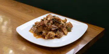 4 Makanan Khas Surabaya yang Rasanya kayak Siksa Neraka (Wikimedia Commons)