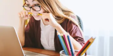 9 Derita Profesi Sales Boleh Nangis, tapi Tetap Kudu Target (Unsplash)