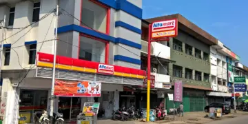 Alfamart Itu Terlalu Membosankan dan Sumpek, Butuh Kreativitas (Wikimedia Commons)