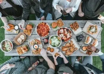 Bukber Berkedok Reuni Itu Scam- Arena Bunuh Teman (Unsplash)