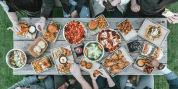 Bukber Berkedok Reuni Itu Scam- Arena Bunuh Teman (Unsplash)