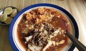 Lontong Kupang Makanan Jawa Timur Paling Red, tapi Anehnya Banyak yang Suka