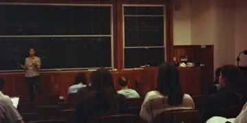 Dosen Muda Memang Asyik, tapi (Maaf) Saya Lebih Percaya Diajar Dosen Tua Mojok.co