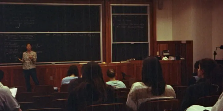 Dosen Muda Memang Asyik, tapi (Maaf) Saya Lebih Percaya Diajar Dosen Tua Mojok.co