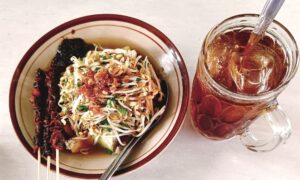 Lontong Balap Makanan Khas Surabaya Paling Normal, Pendatang Pasti Doyan