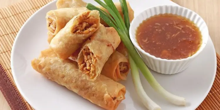 4 Tips Menikmati Lumpia Semarang Tanpa Terganggu Bau Pesing dari Rebungnya Terminal