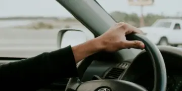 Bertahan dengan Innova Reborn Jadul daripada Ganti Innova Zenix karena Terlalu Canggih untuk Orang Kabupaten seperti Saya Mojok.co