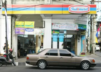 7 Barang Indomaret yang Semakin Laris Manis Saat Mudik Mojok.co