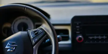 Suzuki Escudo: Mobil yang Nggak Jelek, tapi Juga Nggak Bikin Kangen Mojok.co