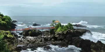 10 Pantai yang Bikin Kebumen Nggak Pantas Menyandang Status Kabupaten Termiskin, Cocoknya Jadi Kabupaten Wisata Mojok.co