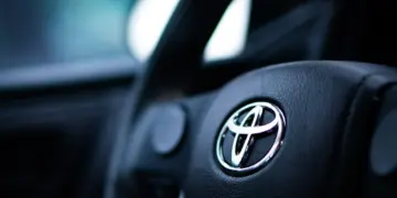 Orang Waras Pilih Toyota Agya Dibanding Honda Brio, Lebih Keren dan Bebas Julukan Aneh-aneh Mojok.co