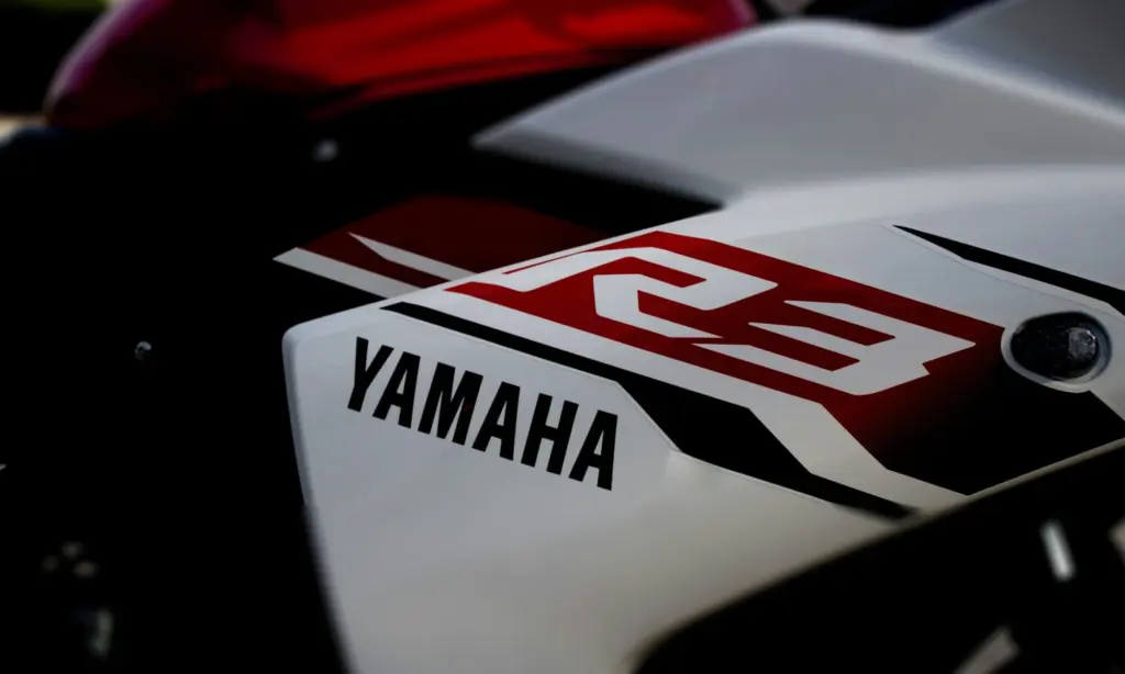 Penyesalan “Membuang” Yamaha F1ZR Marlboro yang Kini Harganya Naik Lebih dari 10 Kali Lipat Mojok.co