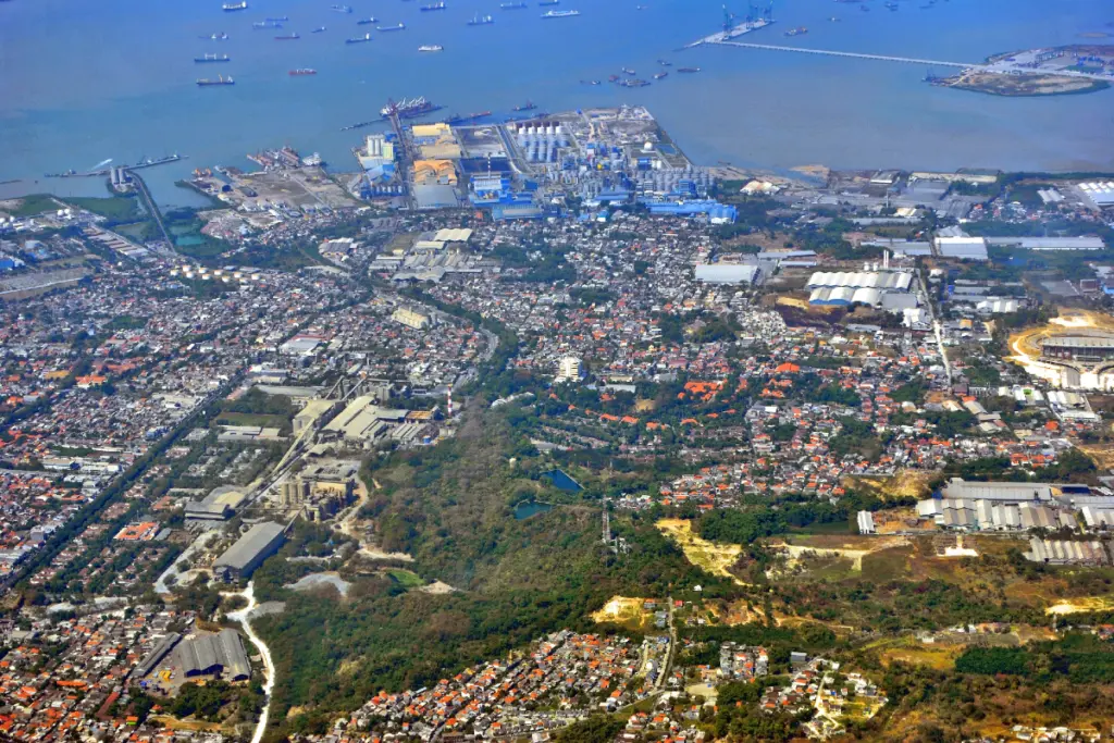 Gresik Ternyata Bisa Bikin Arek Surabaya Kaget (Wikimedia Commons)