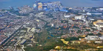 Gresik Ternyata Bisa Bikin Arek Surabaya Kaget (Wikimedia Commons)