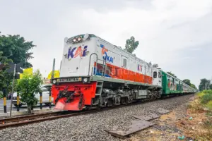 KA Sri Tanjung Adalah Juru Selamat Bagi Kaum Pekerja: Tiketnya Murah dan Nyaman tapi Bikin Menderita karena Sangat Lambat