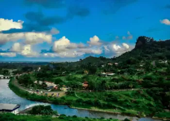 Kebumen Aneh, Maksa Merantau tapi Bikin Pengin Pulang (Wikimedia Commons)