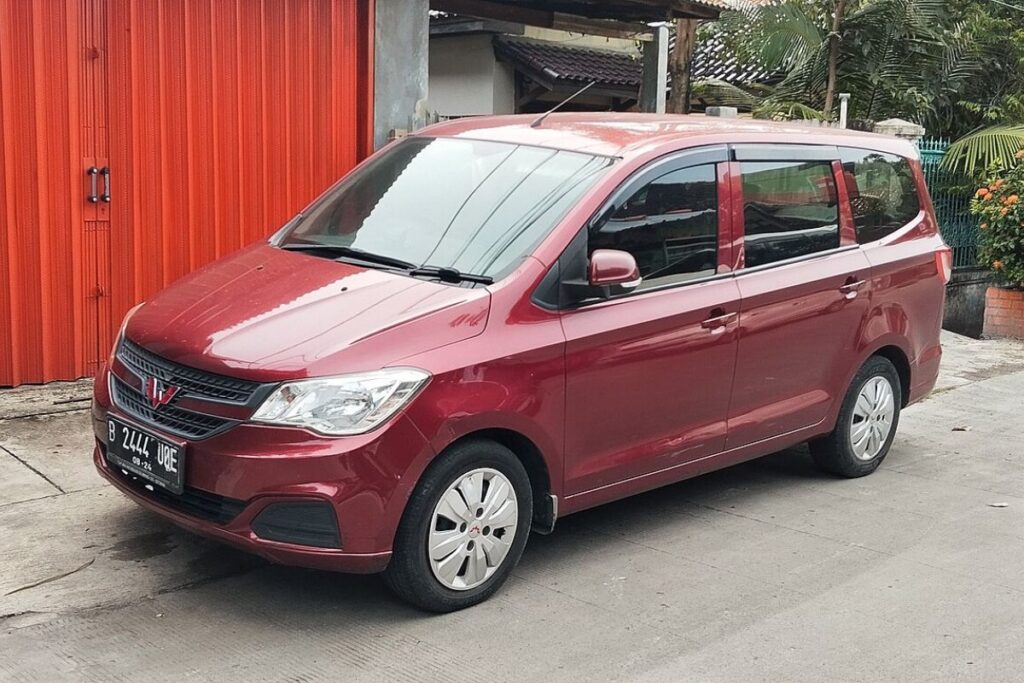 Wuling Confero 2019: Mobil Keluarga Terjangkau, Enak, tapi Harga Bekasnya Jatuh Bebas