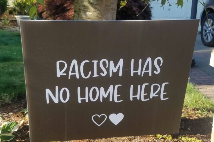 Ironi Mahasiswa Madura di UNESA: Kena Roastingan Rasis Dosen Soal Suku, Malah Ditertawakan Mahasiswa Penjilat yang Cari Muka