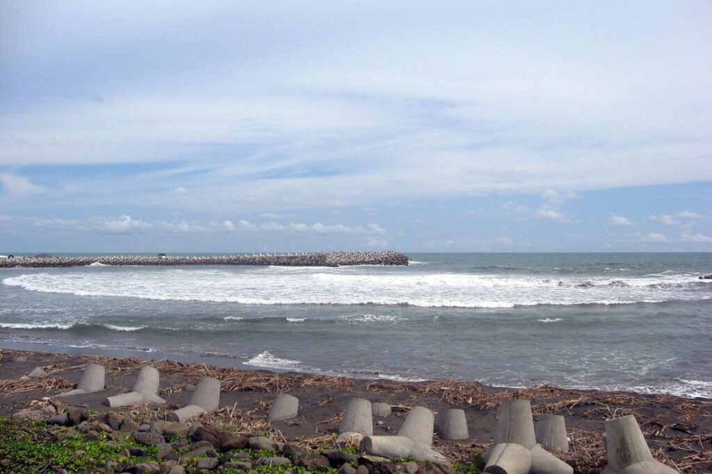 Kulon Progo Punya Pantai, tapi Tetap Kalah Jauh Dibanding Gunungkidul, Pantai di Sini Bikin Bingung Saking Biasanya!